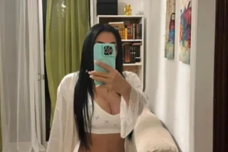 😋Hello Im looking for a man😜 - Image 2